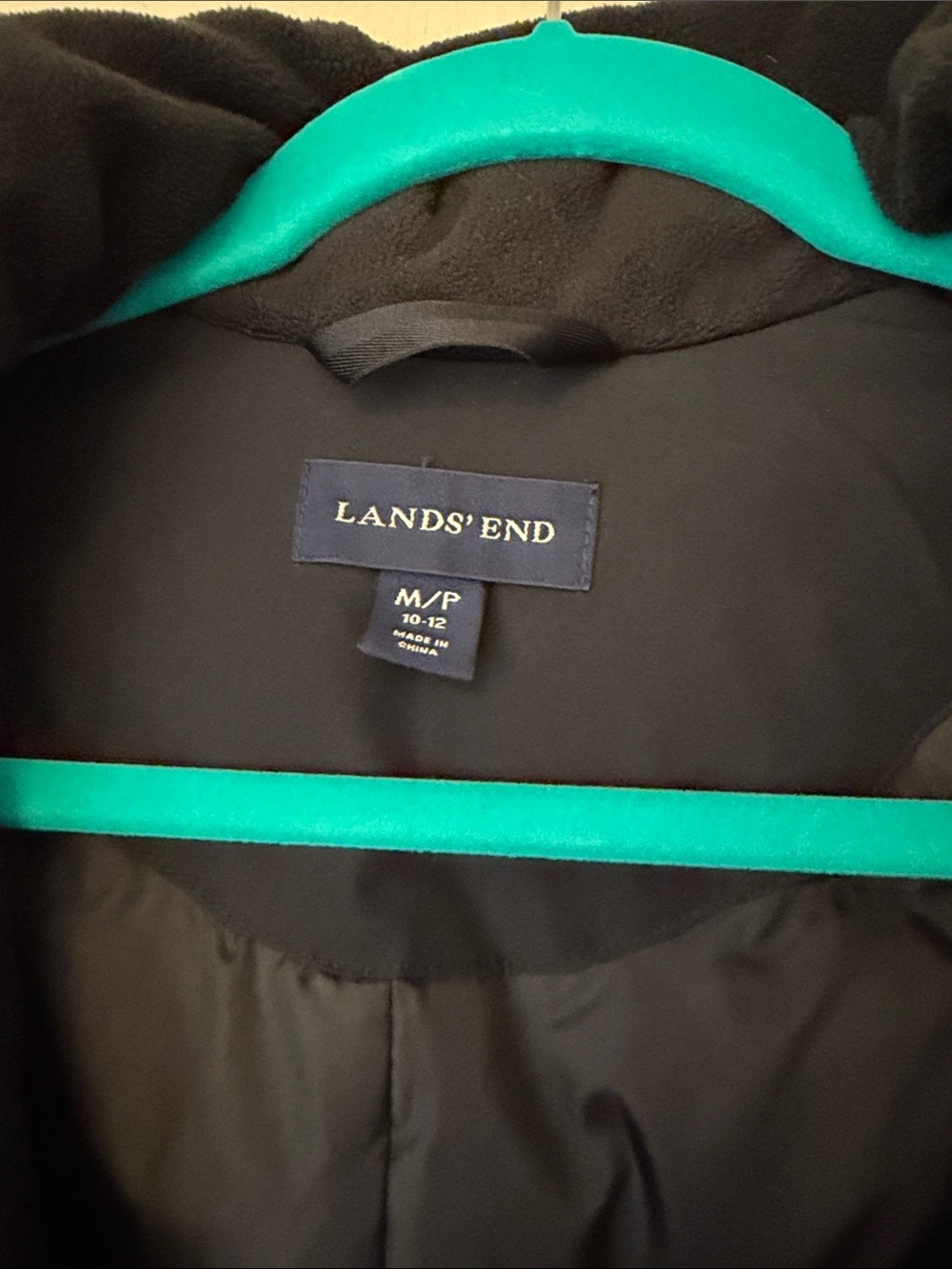LANDS END WOMENS PETITE MED BLACK COLD WEATHER COAT. Pre loved - Picture 2 of 8